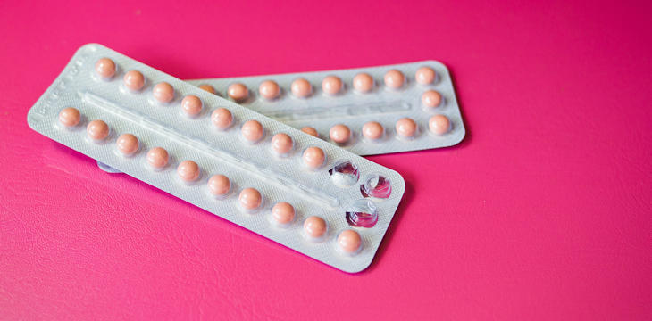 Skutki uboczne pigułki antykoncepcyjnej – jak sobie z nimi radzić?