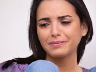Łzy kobiety zmniejszają podniecenie seksualne mężczyzn.
