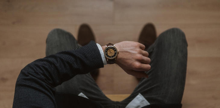 Idealny wybór dla każdego mężczyzny - zegarki drewniane na rękę.