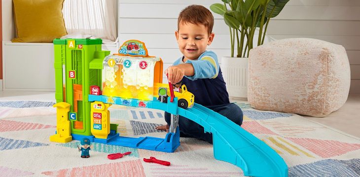 5 zabawek, które wspierają indywidualny rytm rozwoju dziecka.