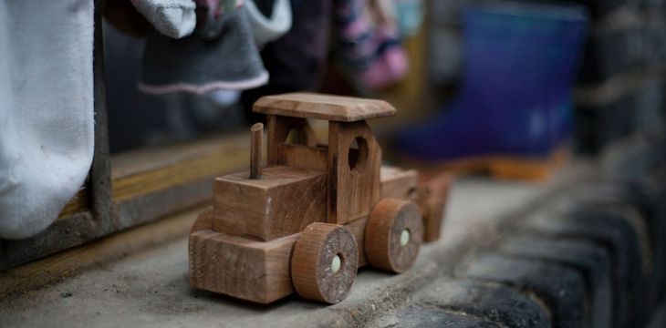 Zdecyduj się na drewniane zabawki dla dzieci.