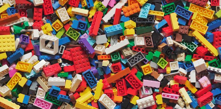 Wybierz klocki LEGO® na prezent dla dziecka.