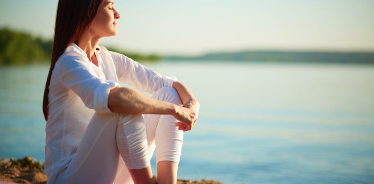 Techniki relaksacyjne dla kobiet, by poradzić sobie ze stresem.