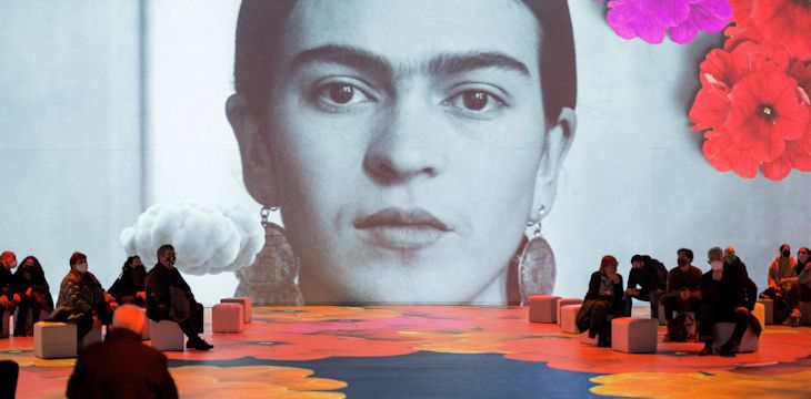 "Frida Kahlo. Życie Ikony - Biografia Immersyjna" - wystawa w Warszawie.