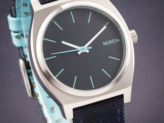 Prosto ze słonecznej Kalifornii zegarki Nixon.