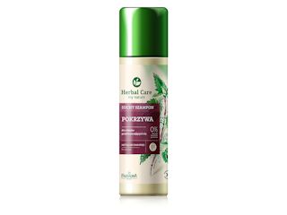 Suchy szampon z pokrzywą do włosów przetłuszczających się Farmona Herbal Care.