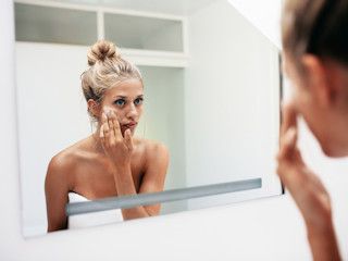 Jakie kosmetyki pomogą w ukojeniu wrażliwej i suchej skóry?