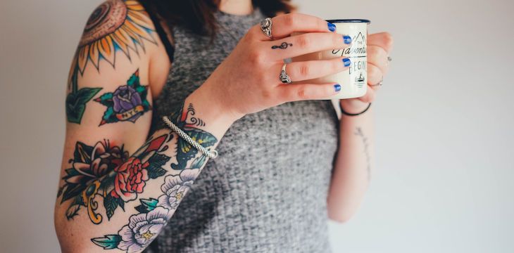 Kolorowy tatuaż - czy można go usunąć?