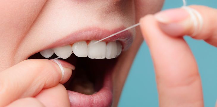 Dlaczego nitkowanie zębów jest tak ważne?