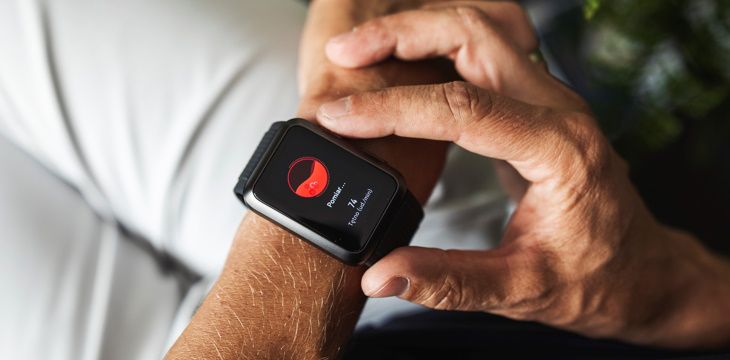 Polacy chcą łatwo badać serce z pomocą smartwatcha.