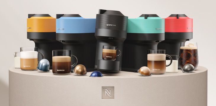 Z odpowiedzią przychodzi Nespresso, przedstawiając nowy ekspres Vertuo POP