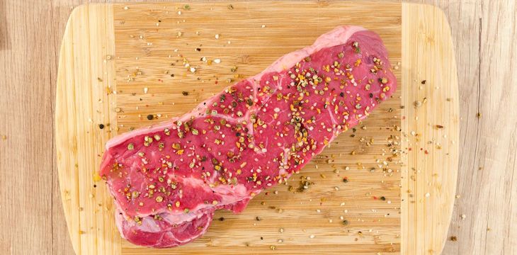 Zaopatrz się w podstawowe elementy wyposażenia do profesjonalnej obróbki mięsa.