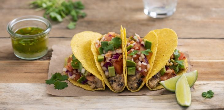 Tacosy ze smalcem wegańskim z żurawiną - przepis kulinarny.