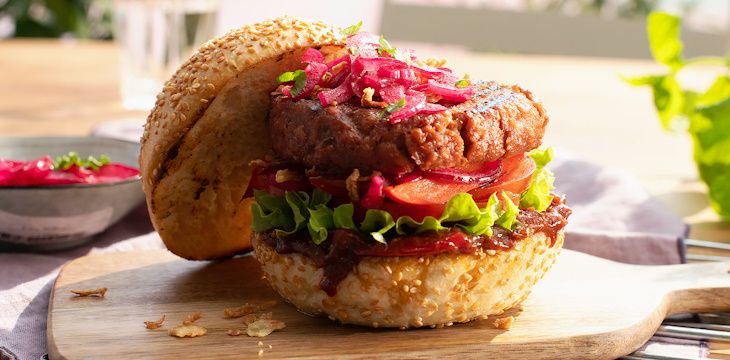 Wypróbuj te przepisy na aromatyczne burgery.