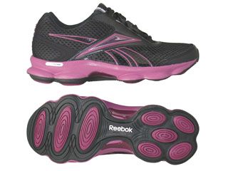 Idealne buty do biegania to takie, w których każdy bieg będzie efektywny i przyjemny! Przygotowując się do maratonu czy do pobicia rekordu na bieżni załóż Reebok RunTone. Zapewnią Ci zwiększoną aktywa